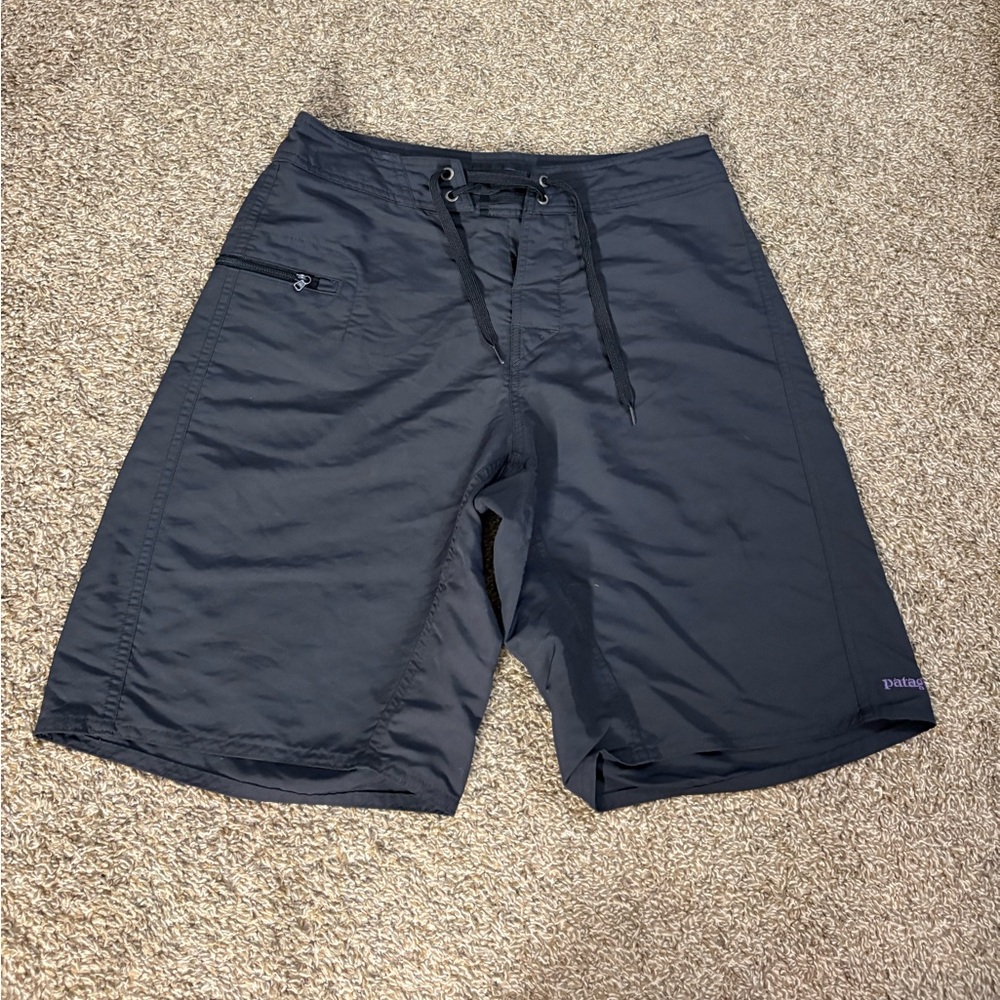 Patagonia Men's Wavefarer Board Shorts. Men's Black Shorts size 28